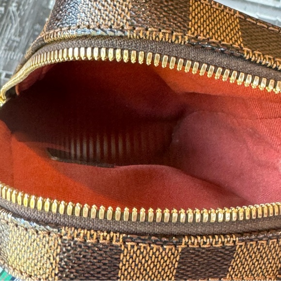 🎯SOLD🎯 Louis Vuitton's Geronimos Damier Cross Body Bag Authentic - Picture 9 of 16